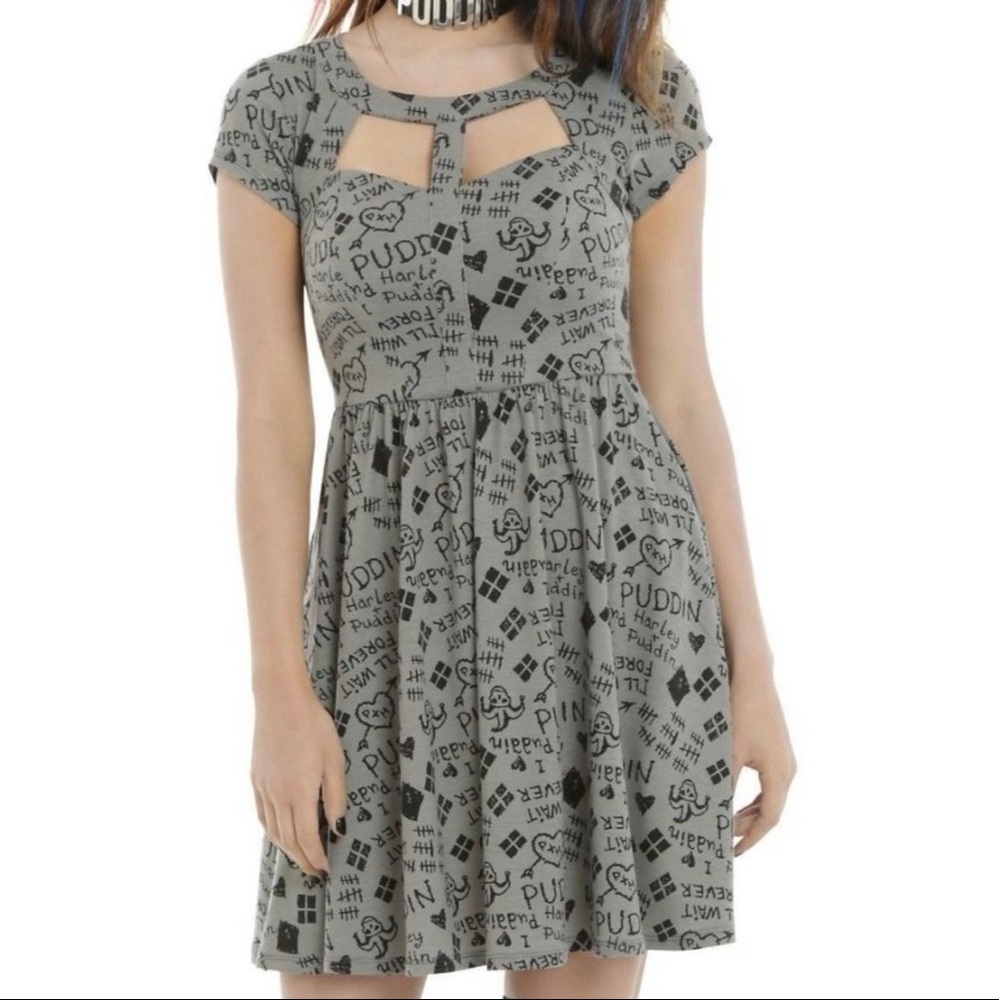 Harley Quinn Hot Topic Graffiti Dress Womens S